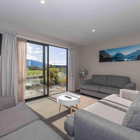 Great Views From New 2 Bedroom Apartment Te Anau Dış mekan fotoğraf
