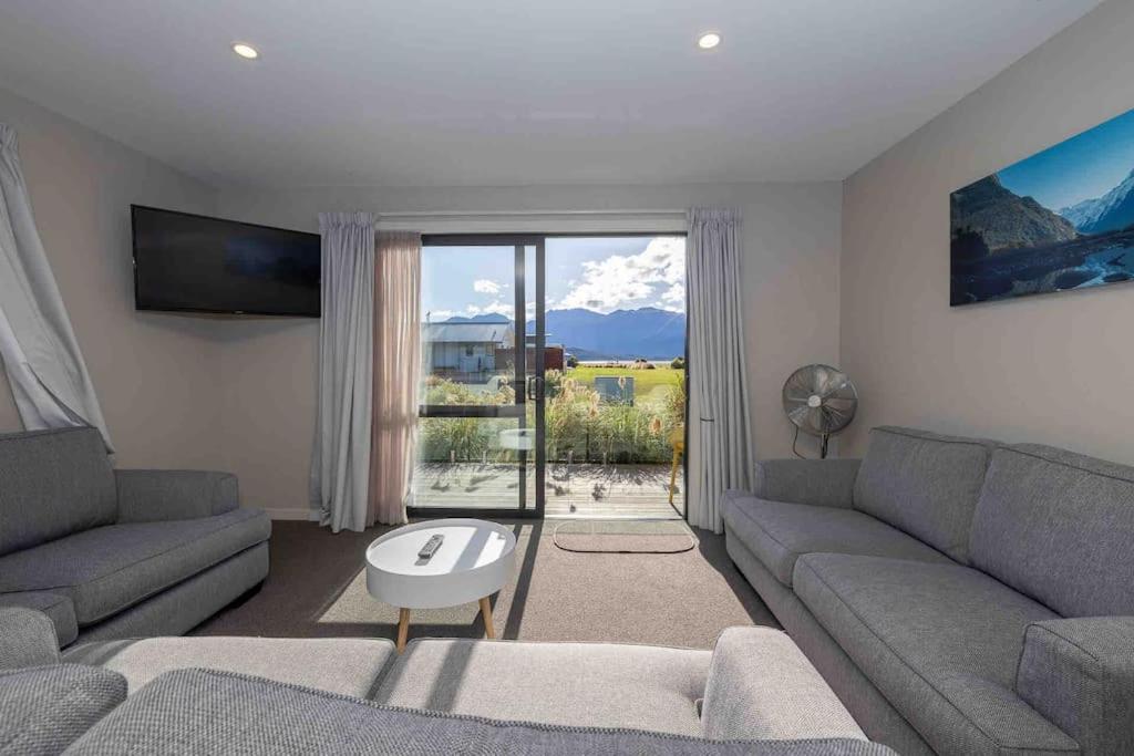 Great Views From New 2 Bedroom Apartment Te Anau Dış mekan fotoğraf