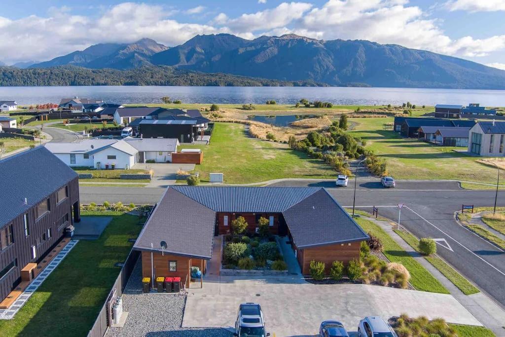 Great Views From New 2 Bedroom Apartment Te Anau Dış mekan fotoğraf